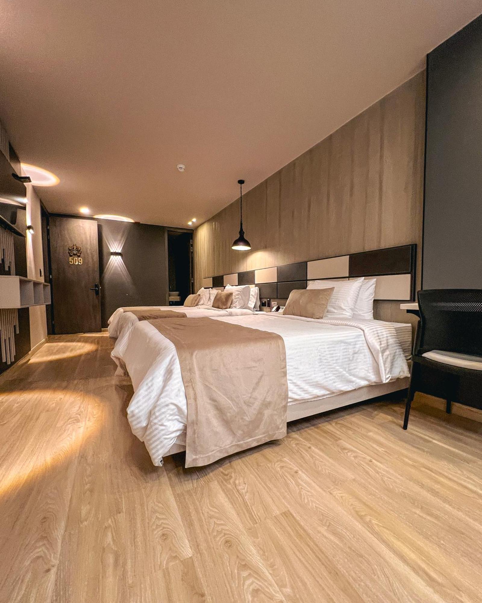 פריירה Balmoral Plaza Hotel מראה חיצוני תמונה