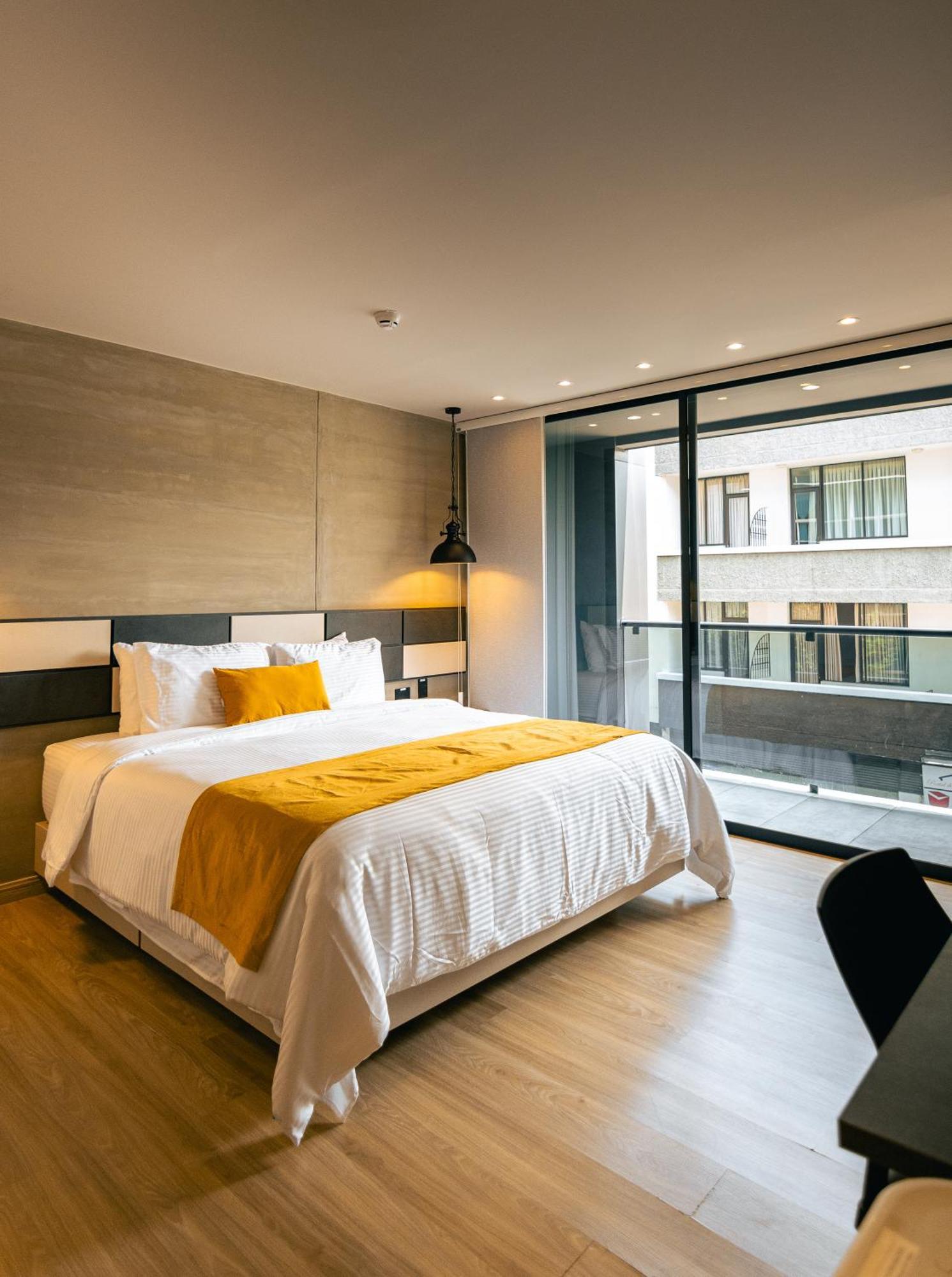 פריירה Balmoral Plaza Hotel מראה חיצוני תמונה