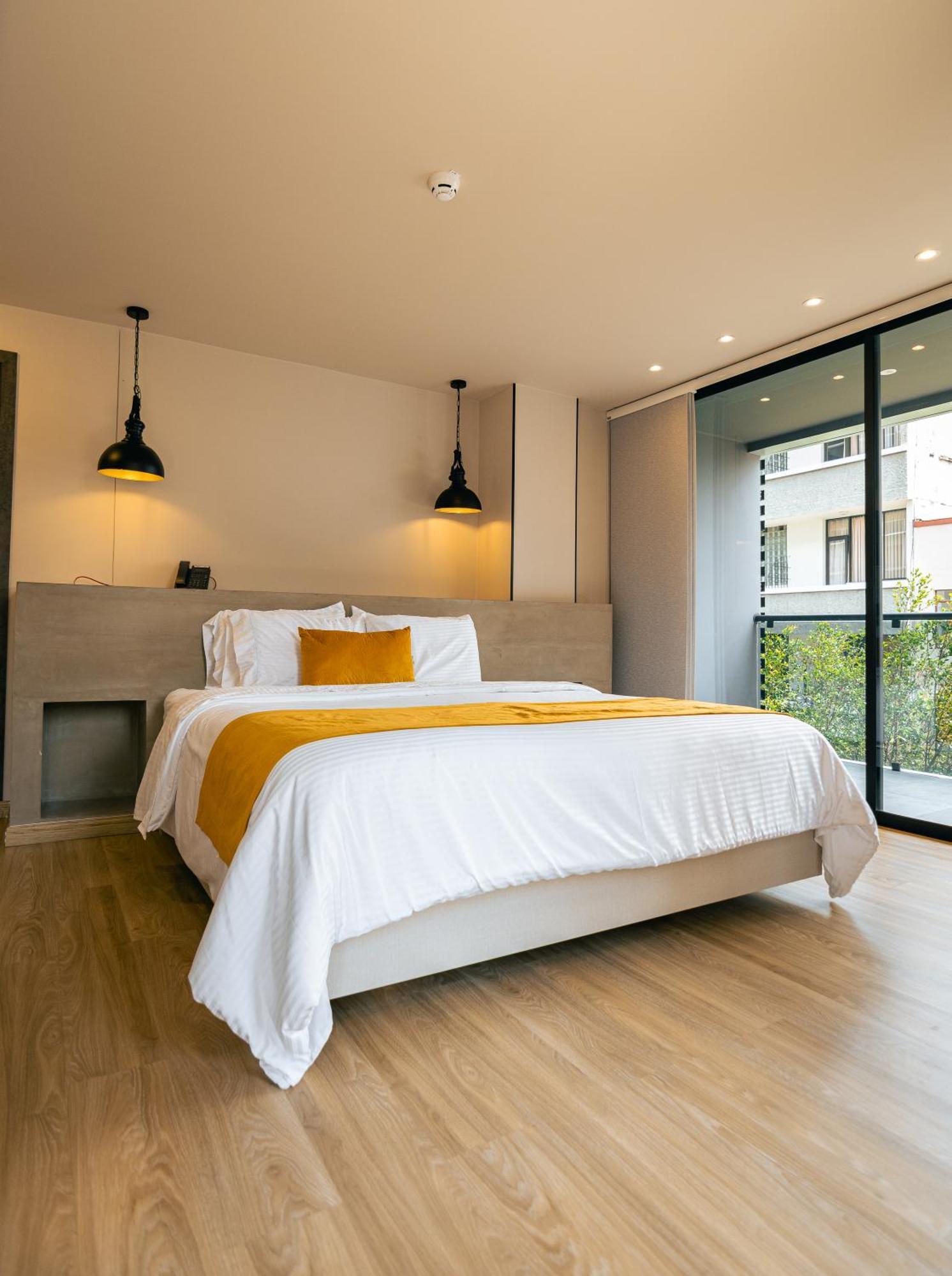 פריירה Balmoral Plaza Hotel מראה חיצוני תמונה