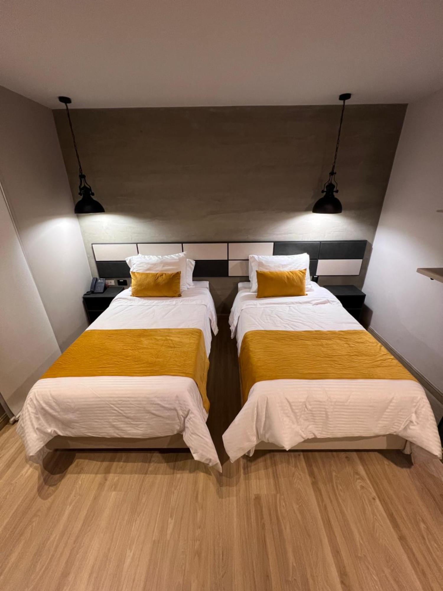 פריירה Balmoral Plaza Hotel מראה חיצוני תמונה