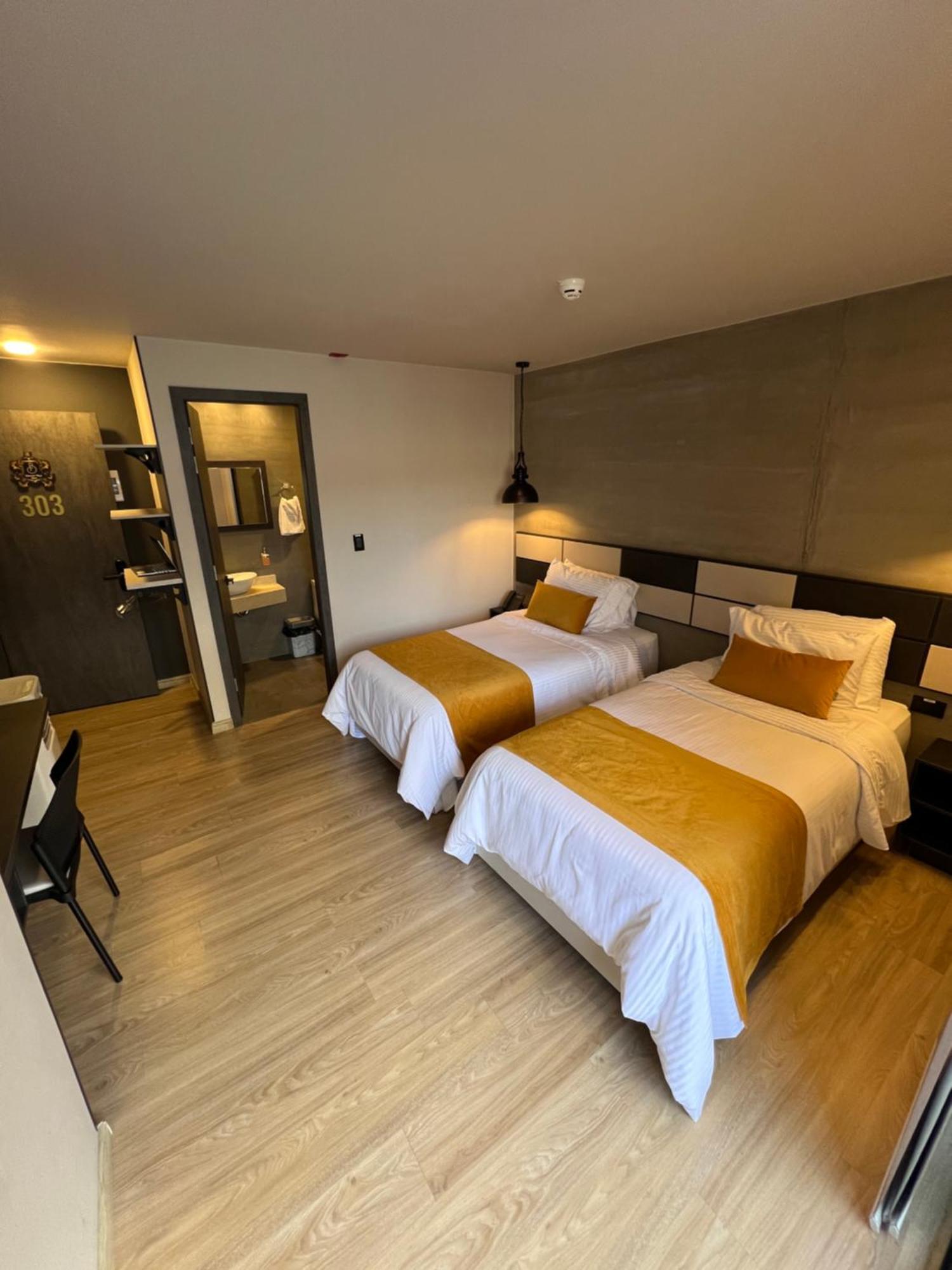 פריירה Balmoral Plaza Hotel מראה חיצוני תמונה