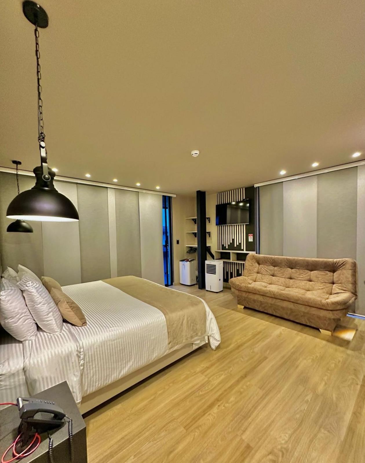 פריירה Balmoral Plaza Hotel מראה חיצוני תמונה